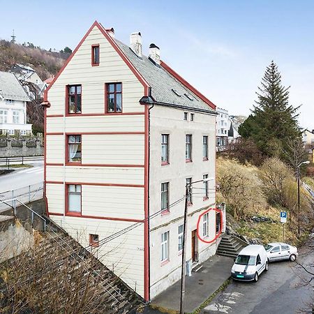 Small, Central And Quiet Studio Apartment In Ålesund Extérieur photo